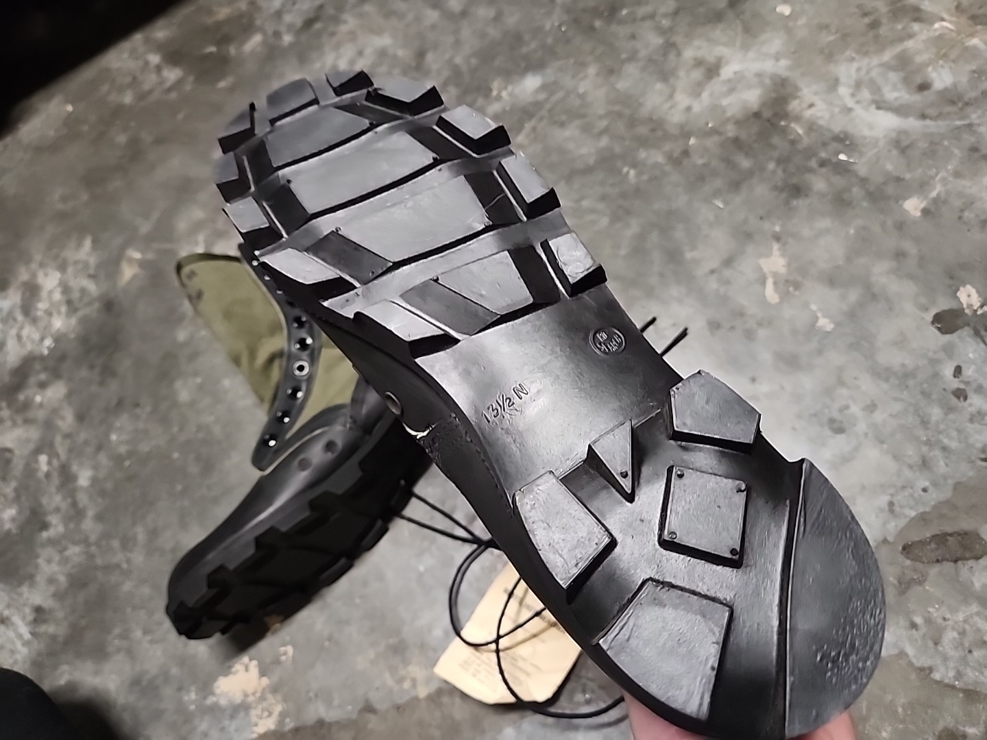 Vietnam vintage style Spike Protective Jungle Boots US GI New NOS 13.5 1988