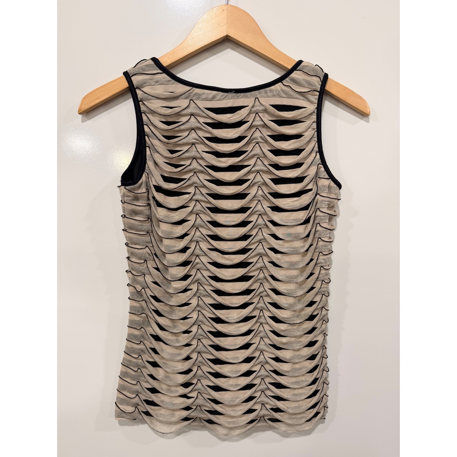 NY Collection Scalloped Ruffle Striped Tank Top Small Tan Black XNKT0190