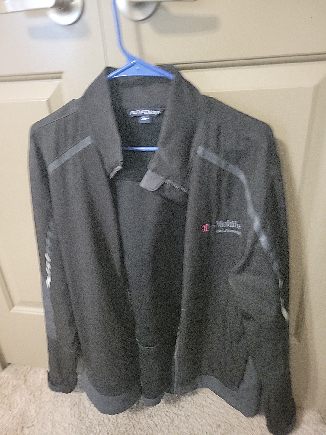 T-Mobile Technology Jacket Mens M Soft Shell Embroidered RARE