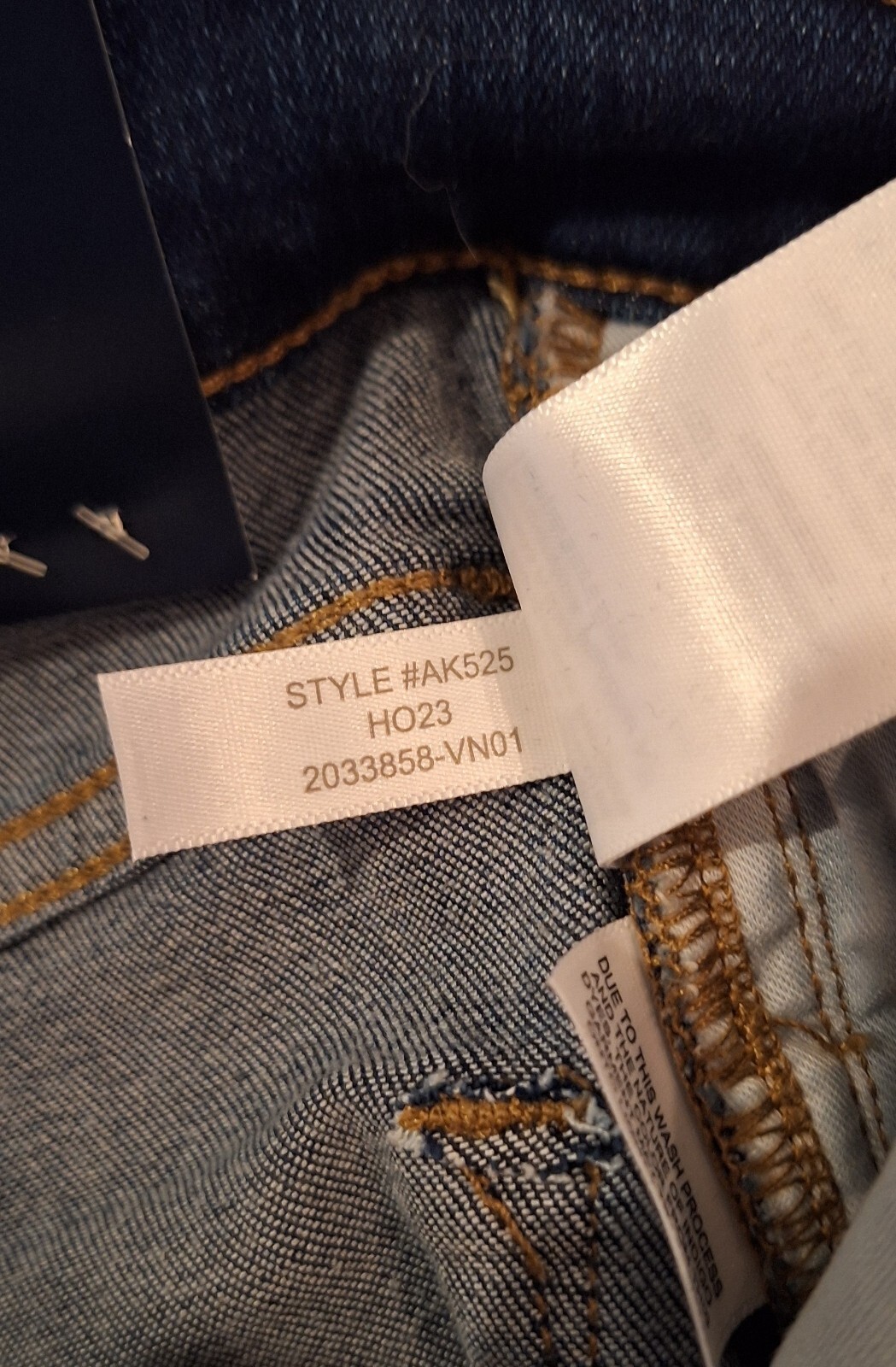 J.Crew Factory – 9″ mid-rise skinny jean in signature stretch – 29 or 8 NWT