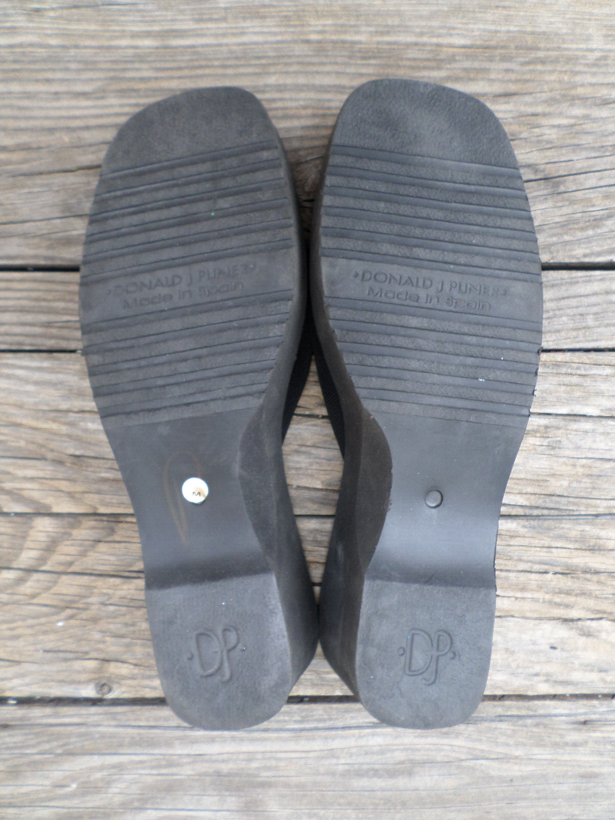 Donald J Pliner Black Slide Sandals with 2.25 in heels. Women’s 9.5 M