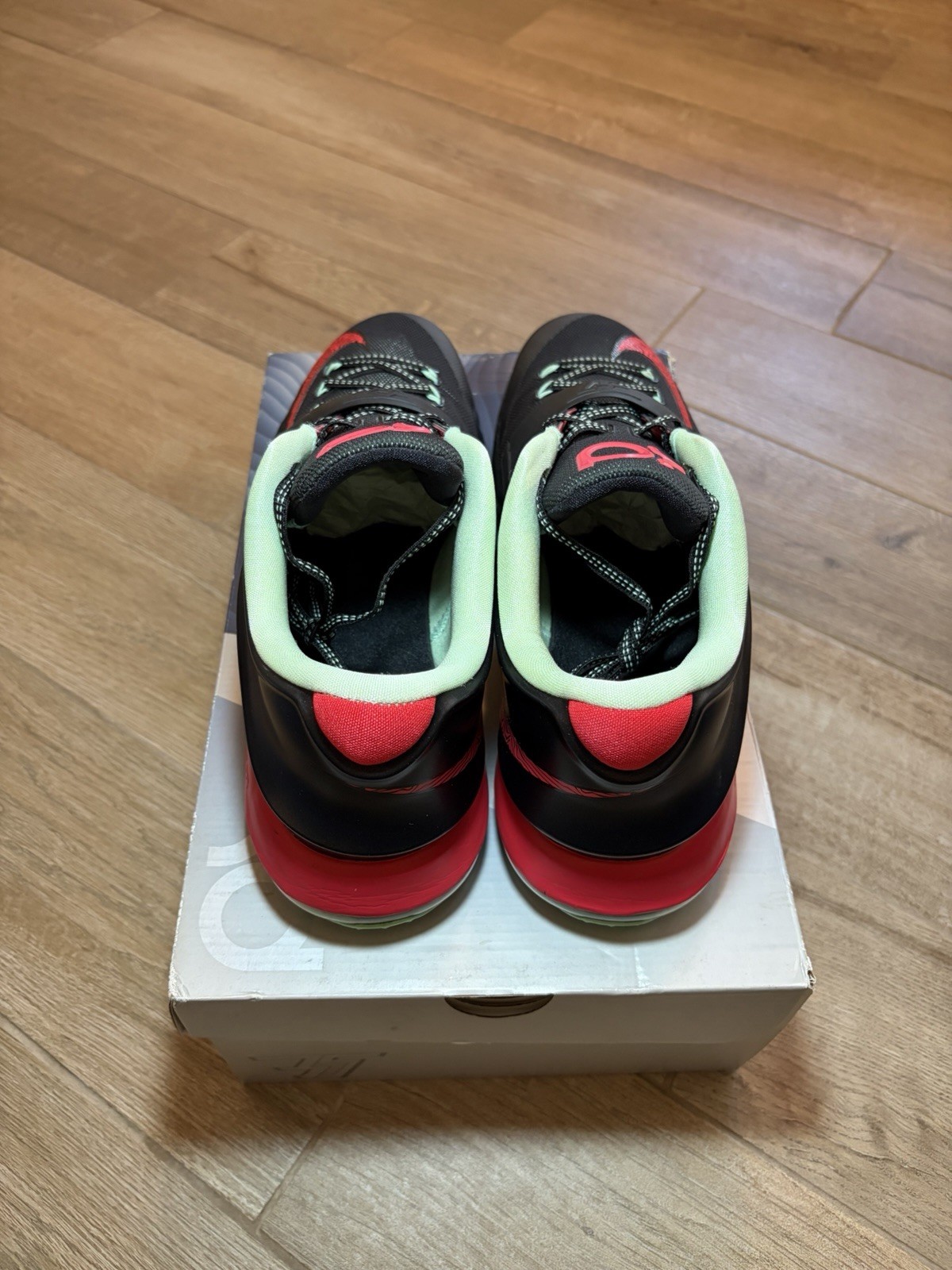 Nike KD 7 Low Top Basketball Sneakers Black/Red/Mint Green Lace-Up w/ Box