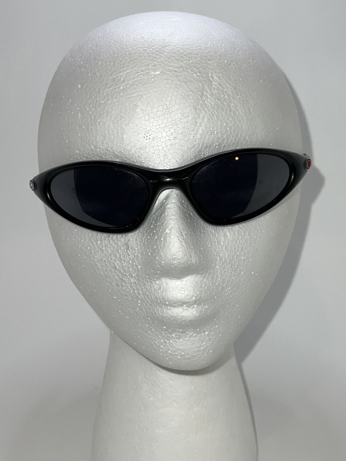 Vintage Oakley Sunglasses Minute 1.0 Black Silver Red Icons Made in USA *READ