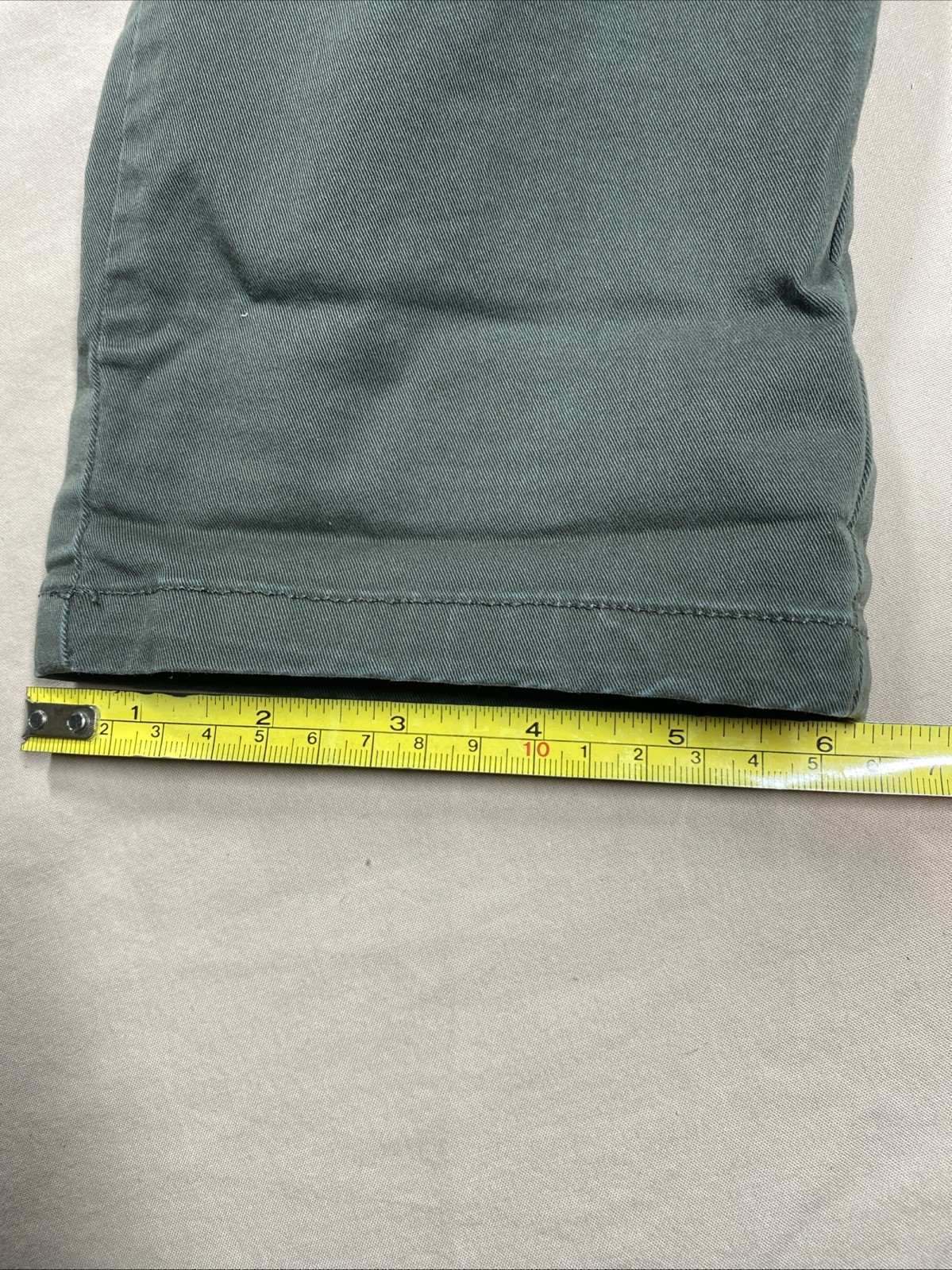 Vuori Pants Trousers Women’s 30×29 Khaki Olive Green Tapered