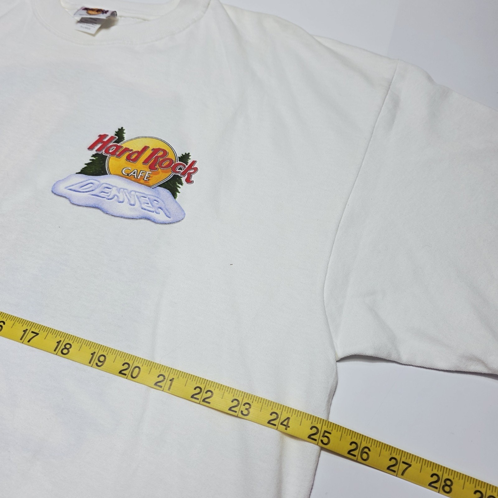 Vintage Hard Rock Cafe T-Shirt Denver Snowboard Men’s Size XL 90’s