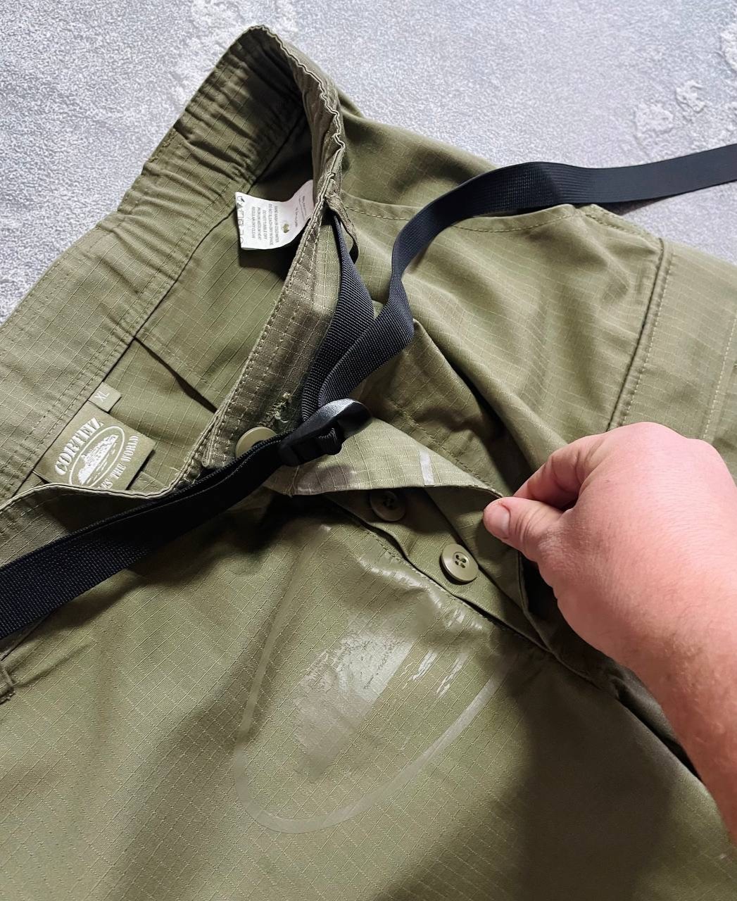 Corteiz Guerillaz Men’s Cargo Pants Tonal Khaki Size XL