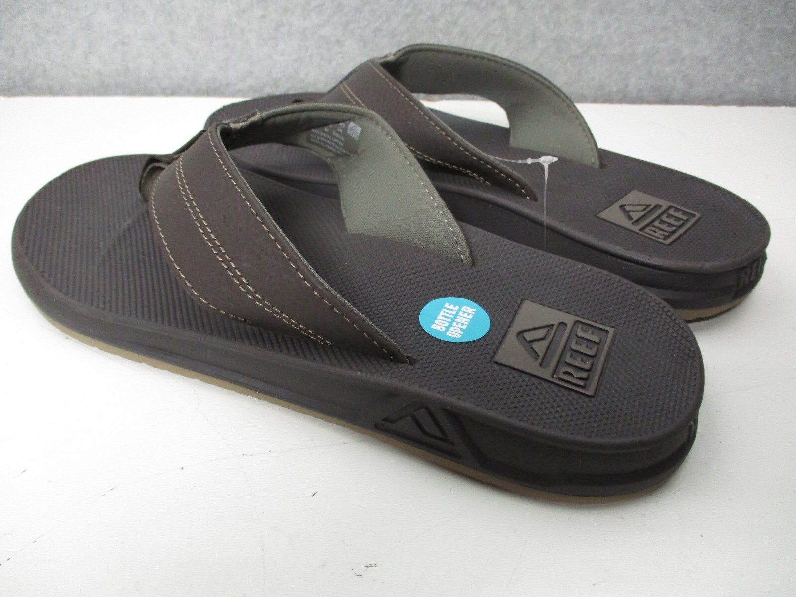 Reef Element TQT Sandals Brown Thong Flip Flop Bottle Opener Mens Sz 8