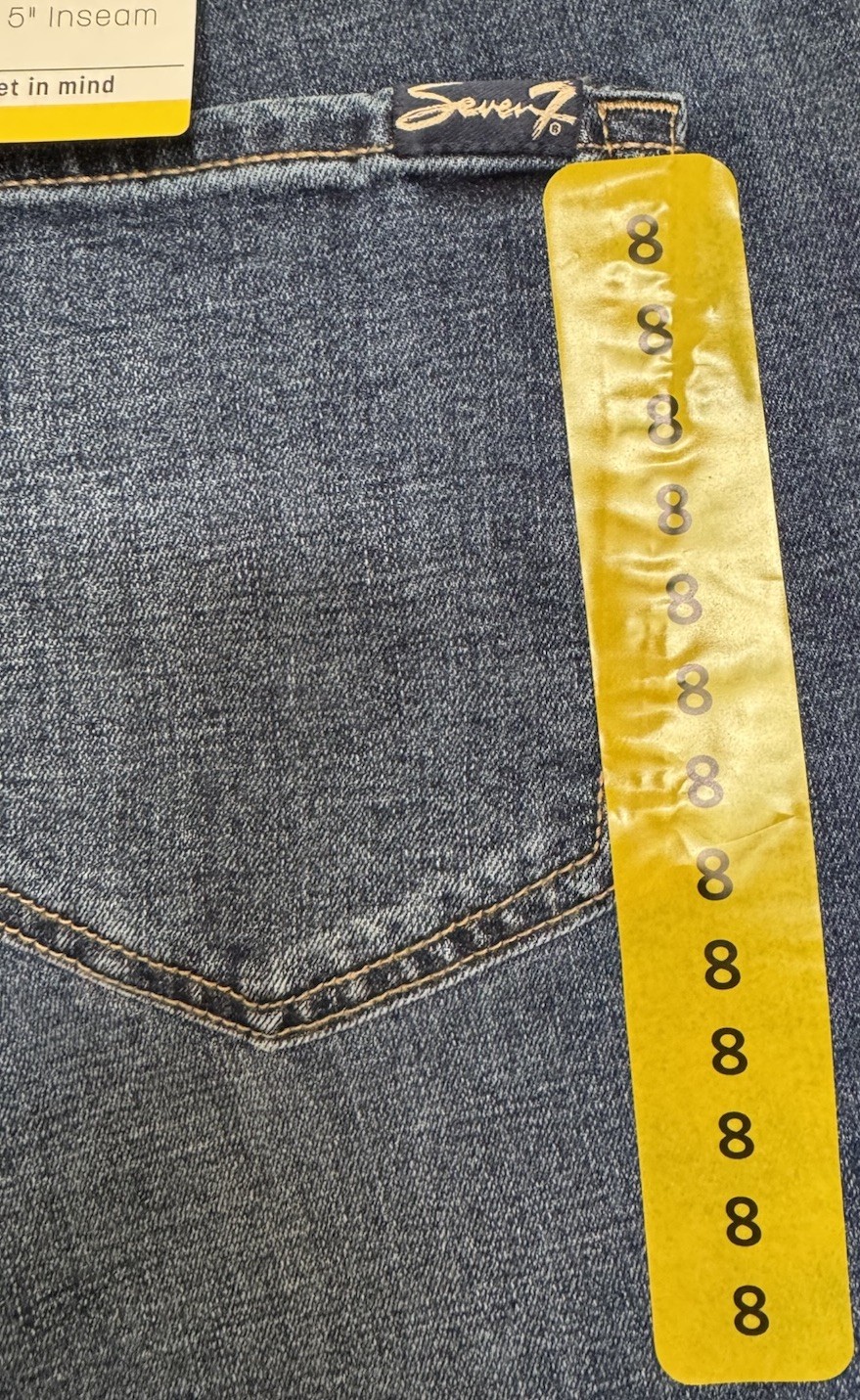 NWT Seven7 Women’s Denim Slim Fit Weekend Short Size 8