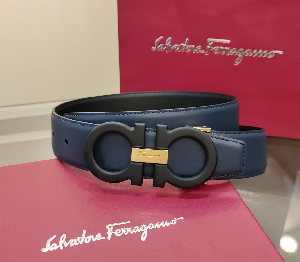 Salvatore Ferragamo Gancini Men’s Reversible Leather Belt