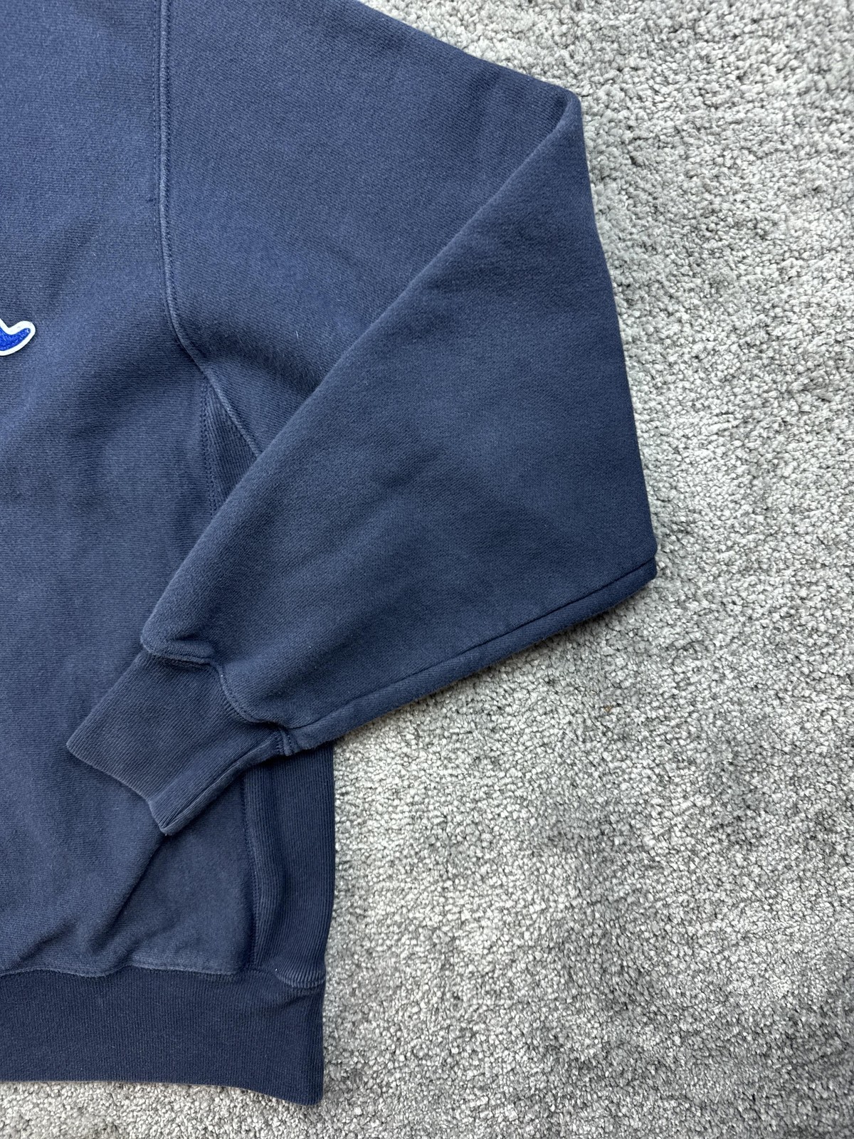 Champion Reverse Weave Sweatshirt Mens Medium Blue Fleece Crewneck Logo