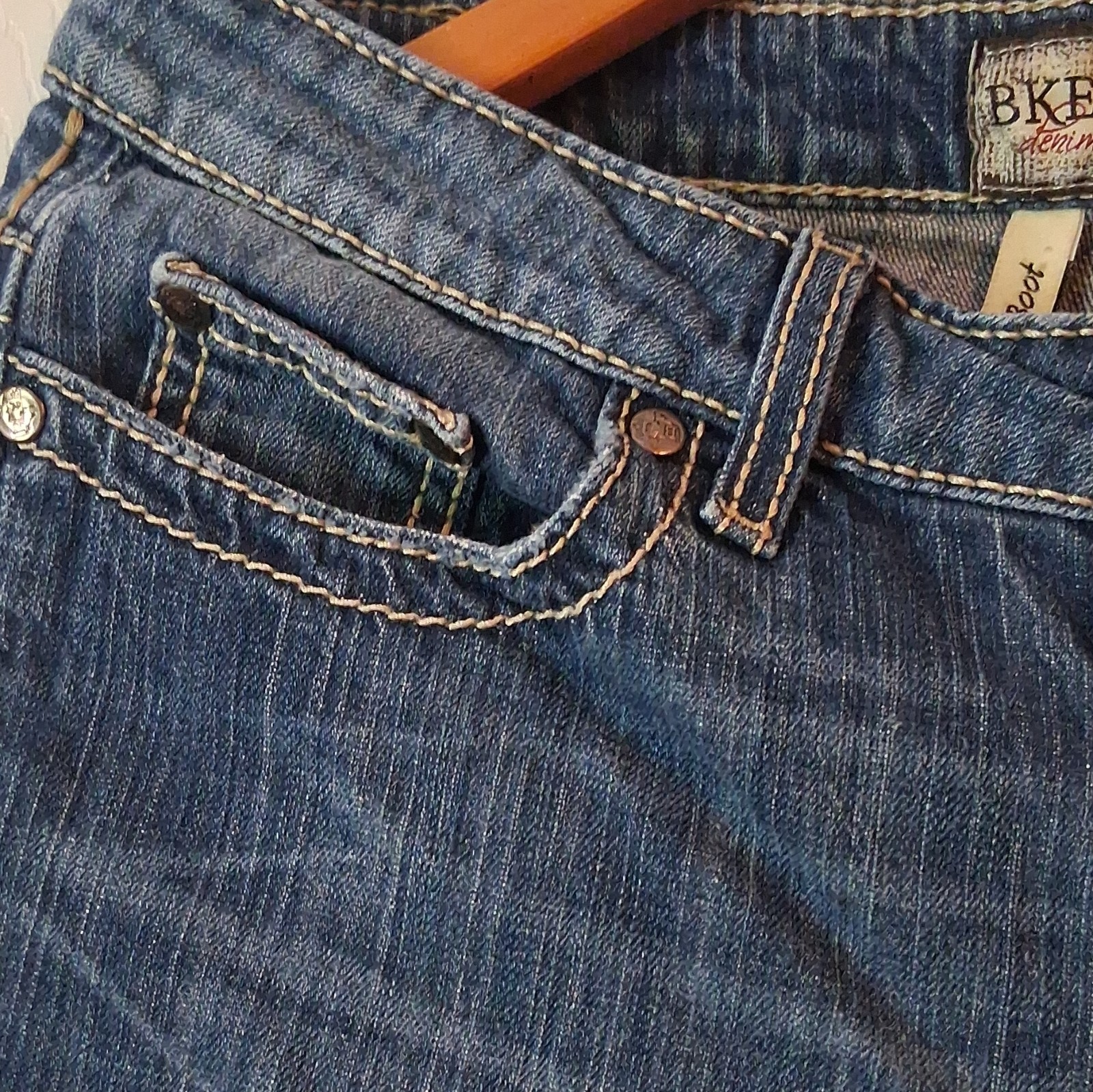 BKE Women’s Bootcut Jeans Blue Medium Wash Low Rise 5-Pocket Button Accents