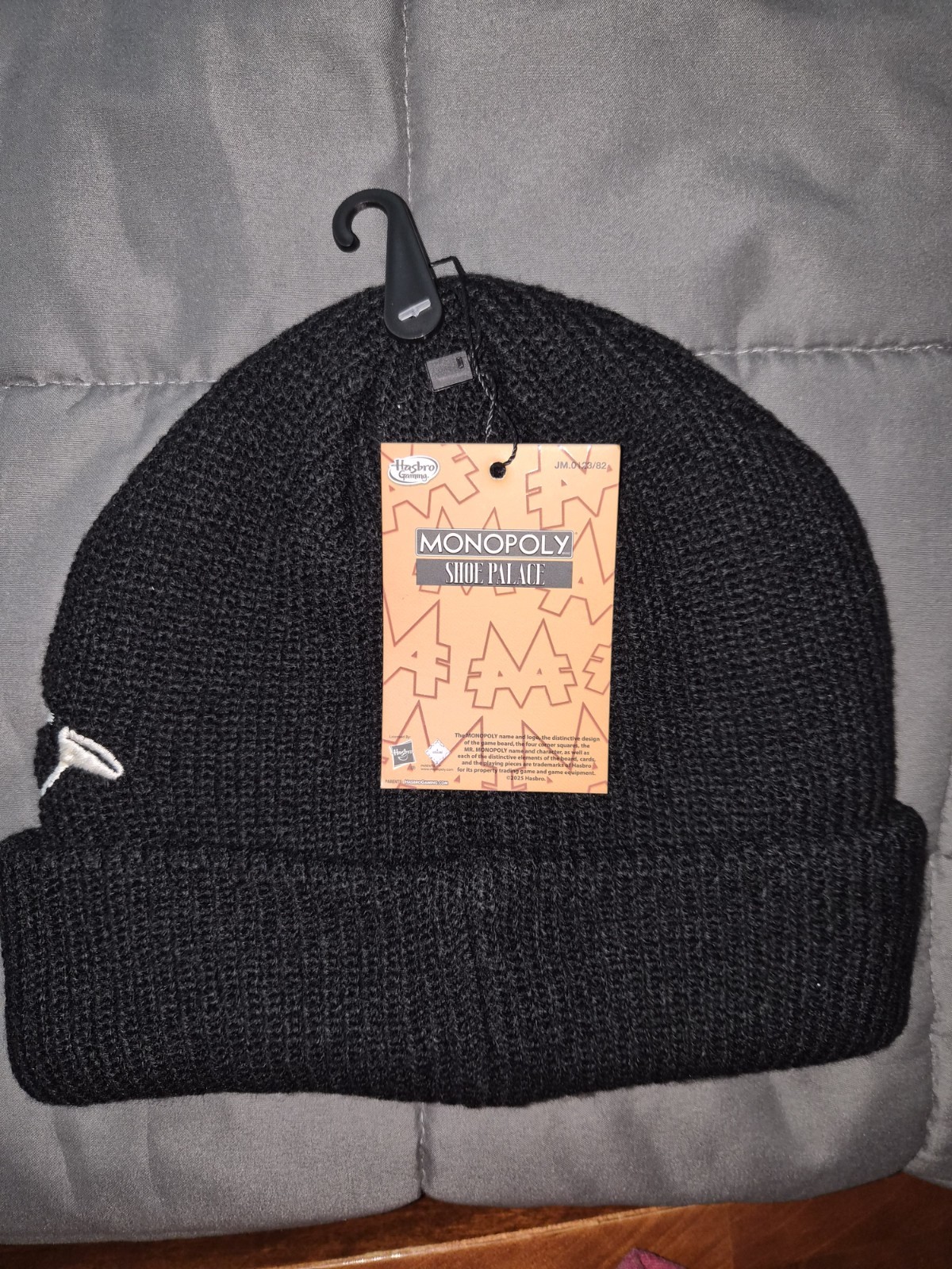 MONOPOLY SECURE THE BAG BEANIE MENS HAT (BLACK/CREAM)