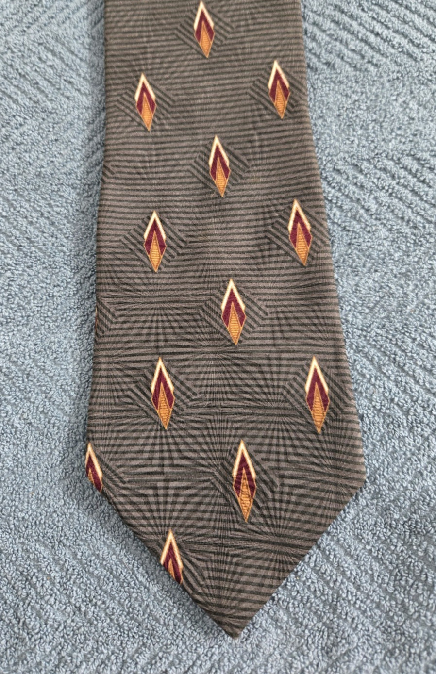 Bill Blass Black Label 100% Silk Tie Green Geometric Diamond Pattern USA Made 4″