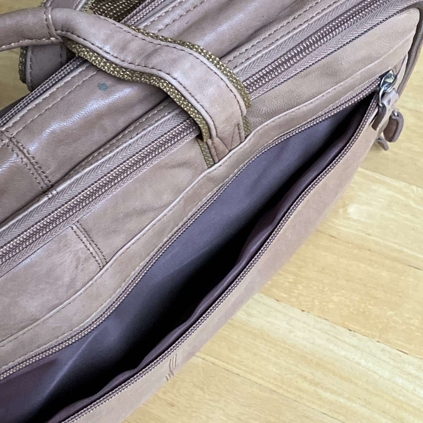 Wilsons Leather Laptop Messenger Bag With Strap 17″×13″×4″ Vintage Distressed