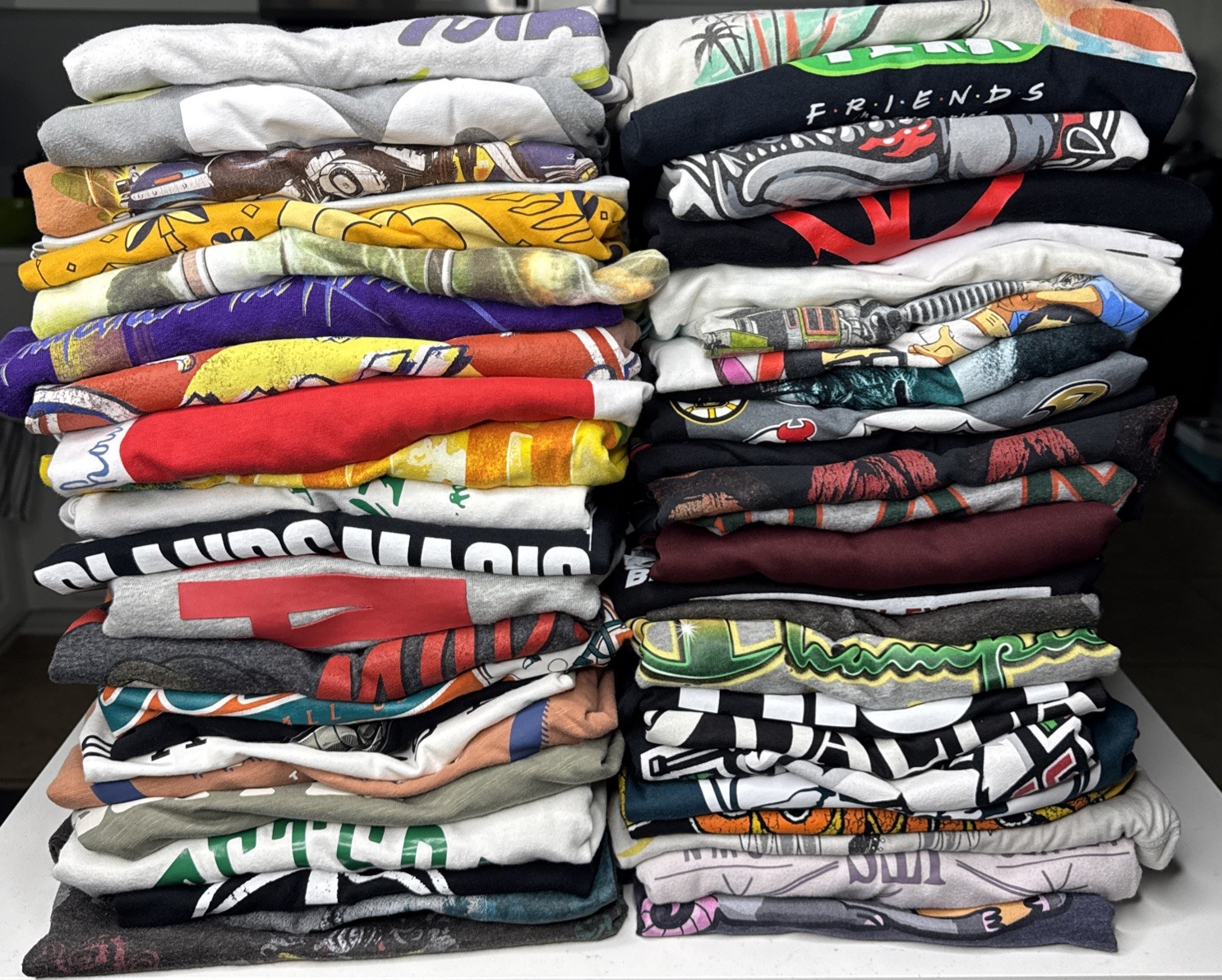 (48 Pc) Random Lot of Graphic TShirts Mixed All Sizes USA Brands Vintage Sports