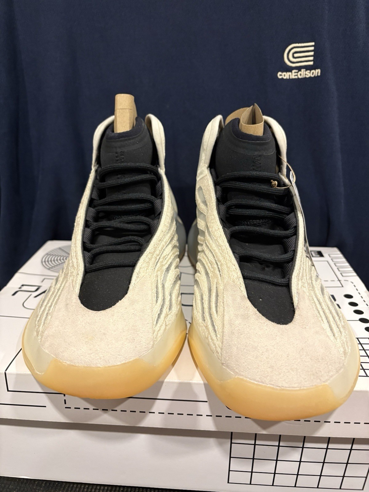 adidas Yeezy QNTM Mist Slate Size 10