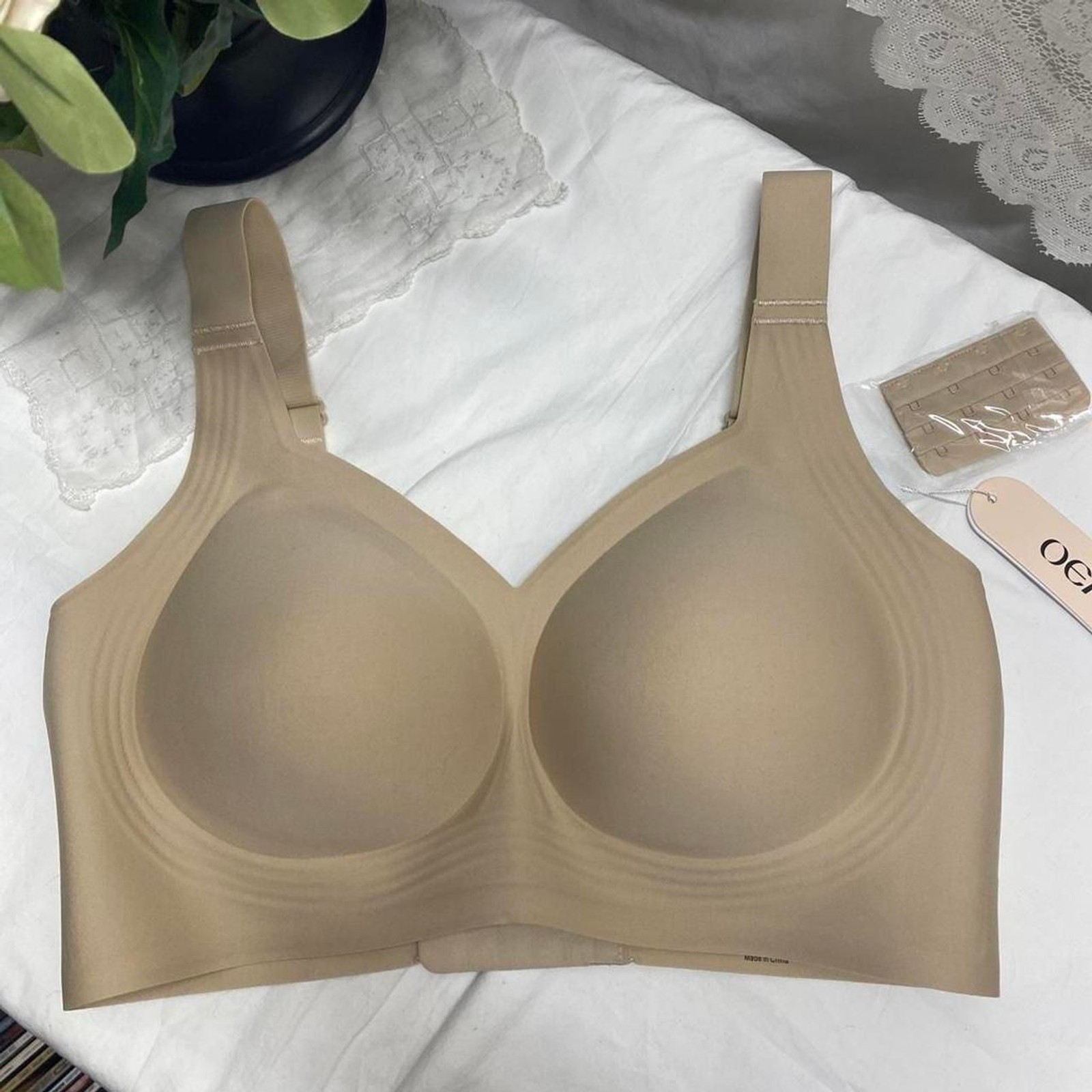 *OEAK Seamless Jelly Bra in an airy nude/beige silicone jelly bands new