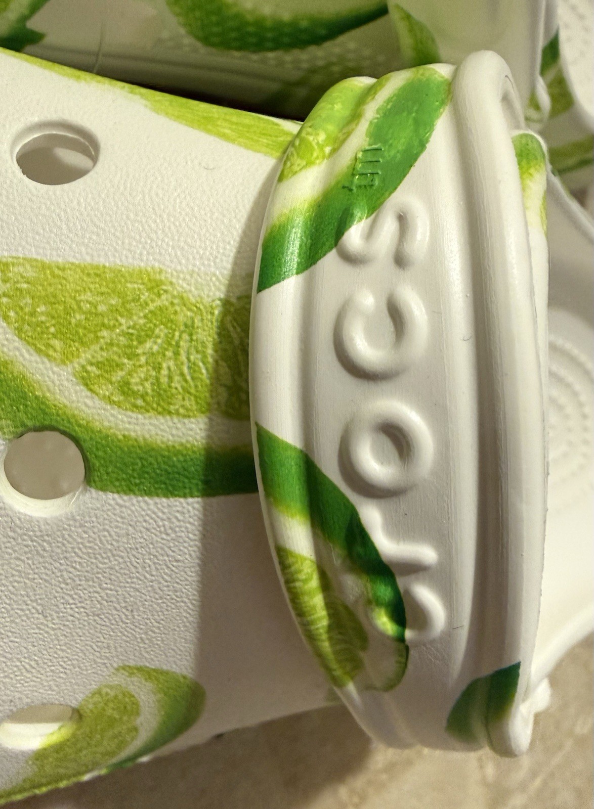 Authentic Crocs Comfort Classic Clogs Size: Men 5 /Women 7 White Lime Print New