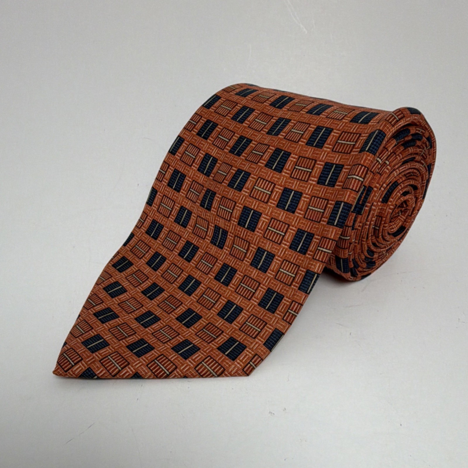 Nautica Men’s Orange Navy Silk Geometric Tie Classic Size 57-60″ x 3.5″ 050