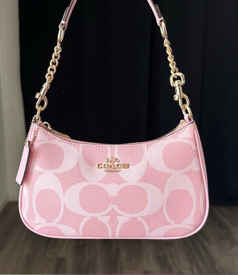 Coach Teri Shoulder Bag Signature in Pink NWOT