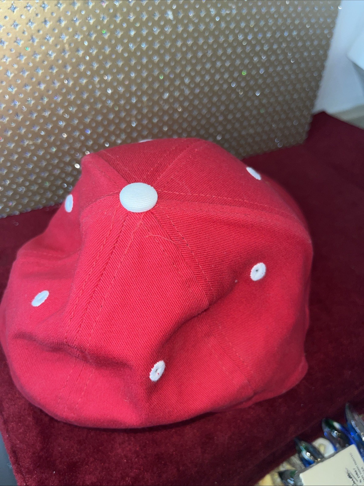 In-N-Out Burger Fitted Cap Unisex L/XL Red Associate Hat Logo Embroidered