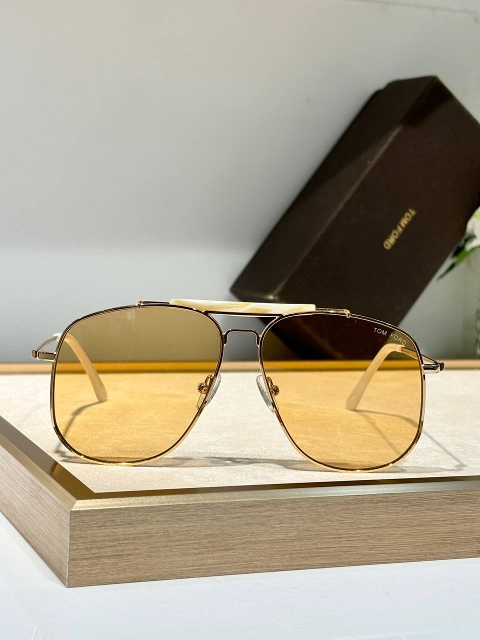 Tom Ford TF557 Gold Aviator Sunglasses Brown Gradient Lenses 58-13-145