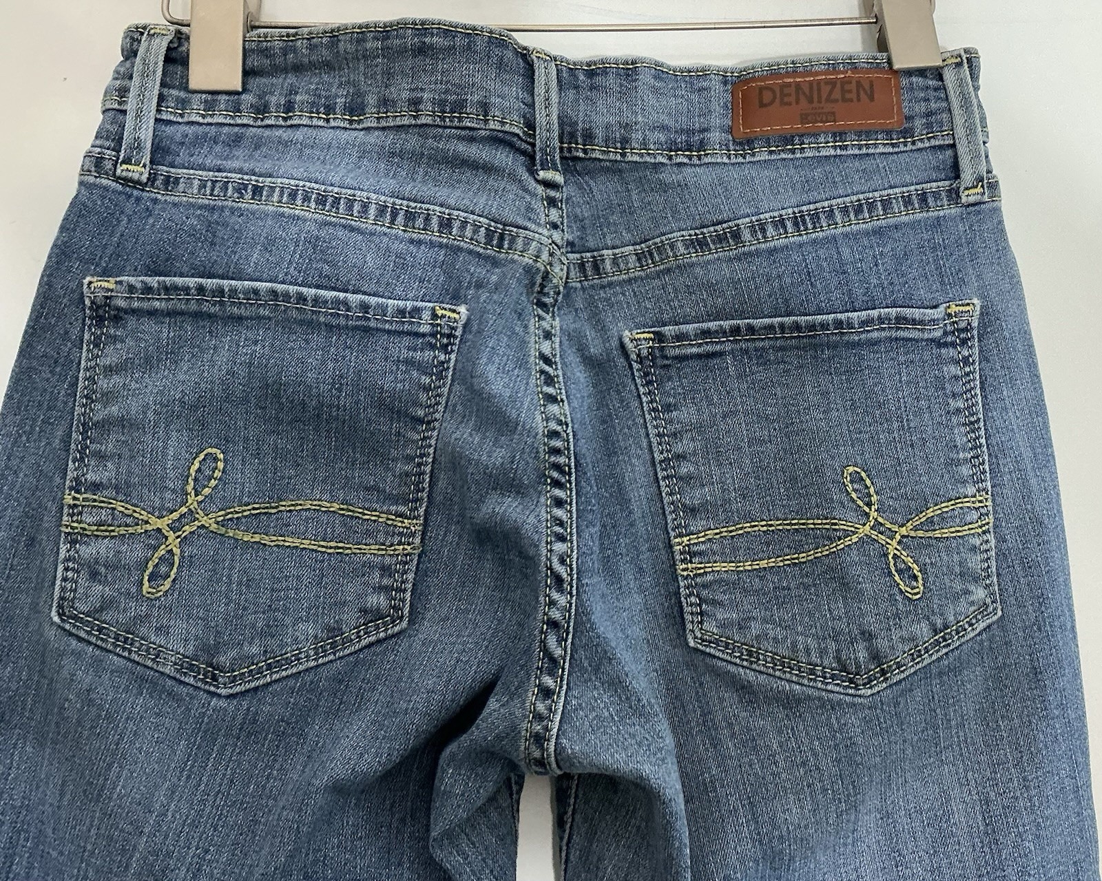 Denizen by Levi’s Womens Size 4 Cropped Capri Jeans Blue Denim Cuffed Stretch