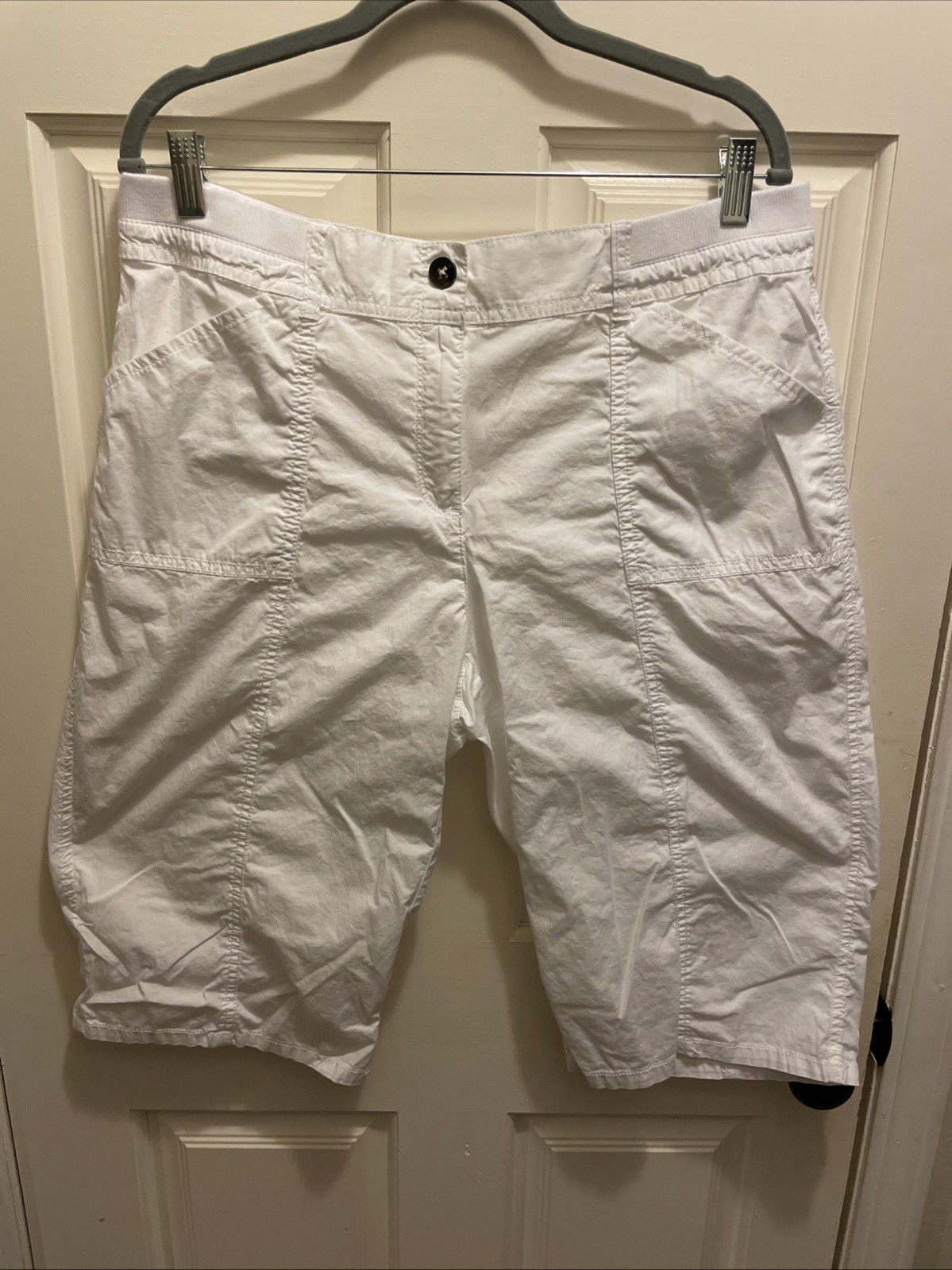Vintage Chico’s White Roll Up Or Down Bermuda Shorts Lightweight Size 2