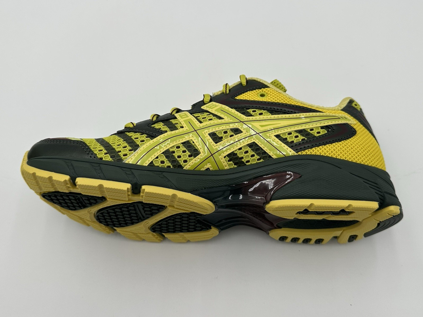 Asics UB9-S Gel-DS Trainer 14 Men’s Size 9 Dark Mustard Truffle 1203A606-750