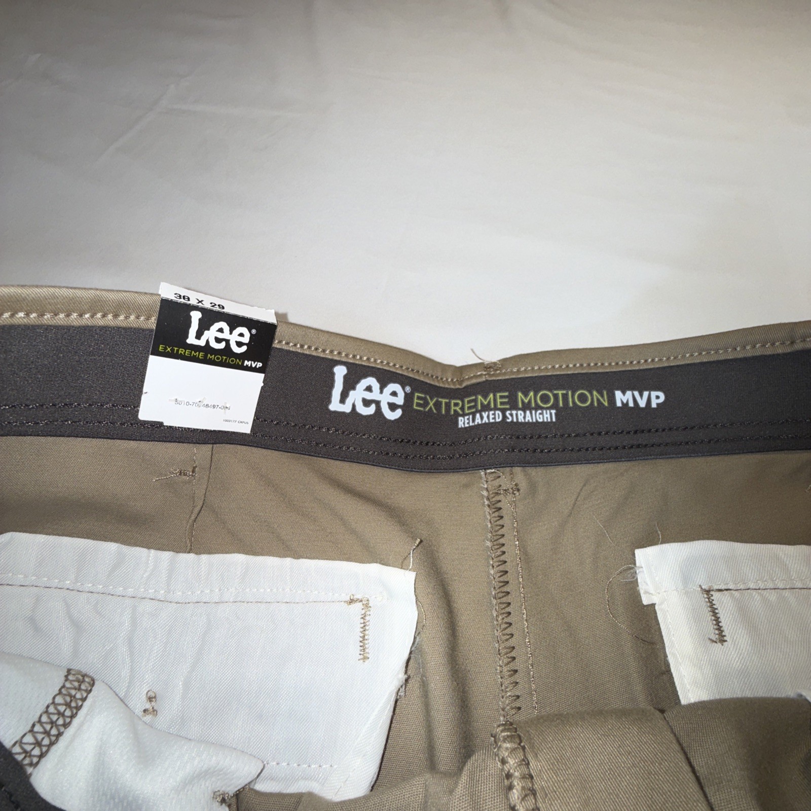 NWT Lee Extreme Motion MV Oscar Khakis Men’s 38 X 29 Relaxed Fit New with tags