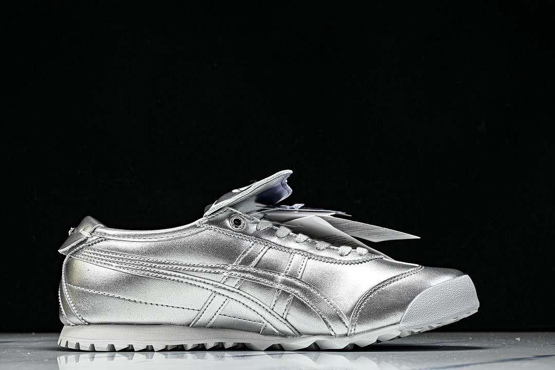 Onits*ka Tiger Mexico 66 Golf Pure Silver 1183C557-020 Unisex Size 4-11