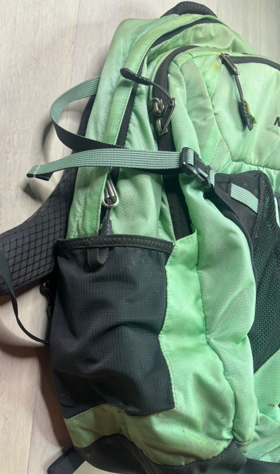 North Face FlexVent Technology Premium Sport Recon Backpack Teal Black