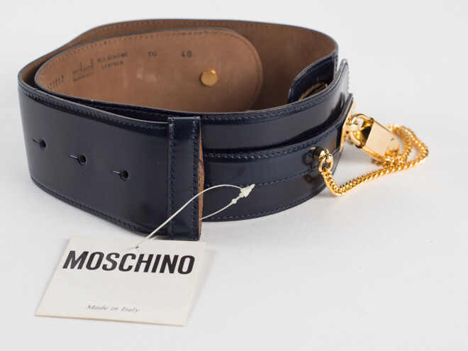 New Moschino Redwall Navy Patent leather Belt Size 44