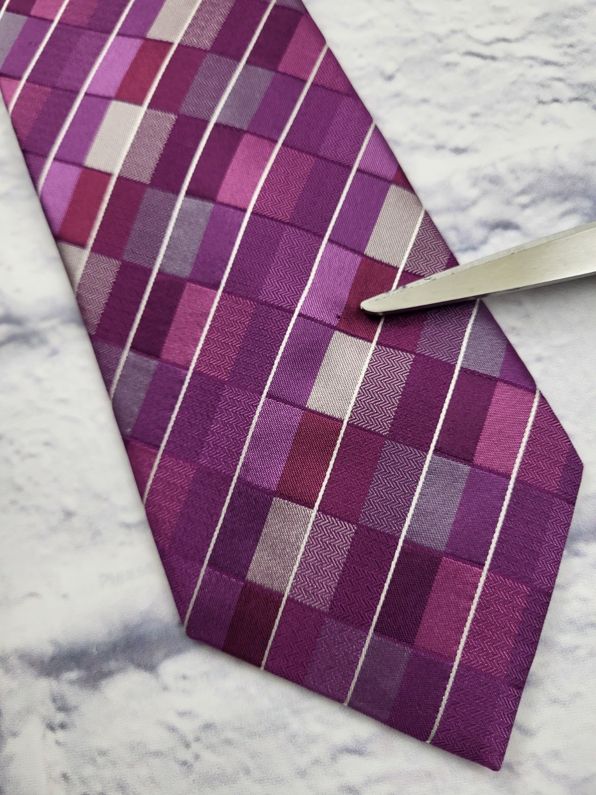 Kenneth Cole Reaction Silk Tie Purple Pink Gray Plaid Men Necktie 57 x 3.25*