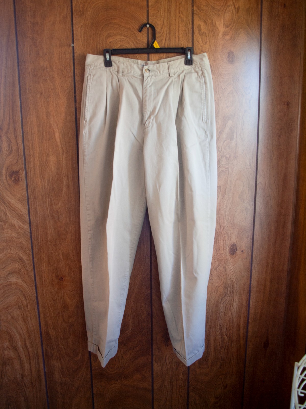 old navy khakis SIZE 34X32