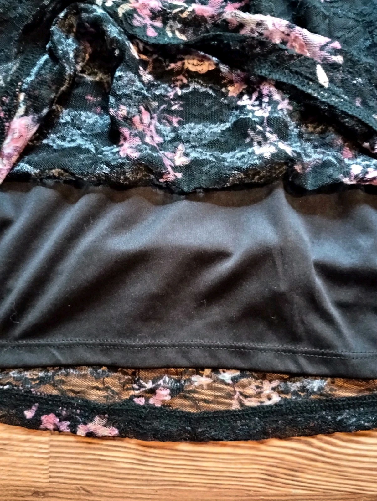Time and Tru Peasant Black floral lace women’s size S smocked yoke top EUC