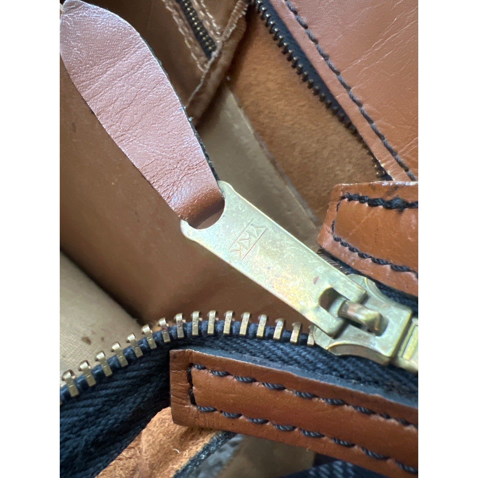 Vintage Tan Leather YKK Zip Front Flap Pocket Briefcase Document Laptop Bag