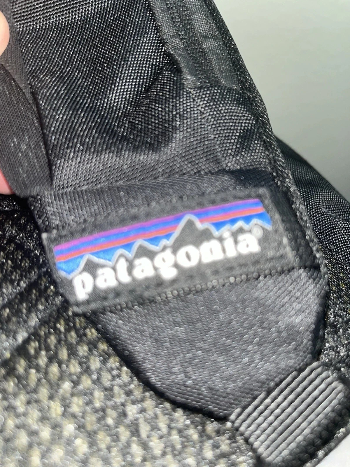 Patagonia Atom 8L Outdoor Crossbody Bag BLACK