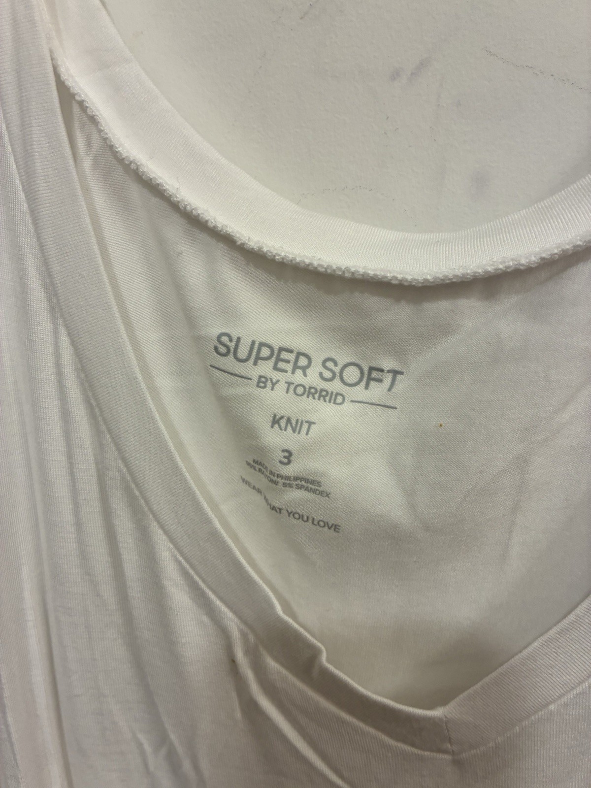 Torrid White Solid Knit V-Neck Sleeveless Stretch Tank Top Plus Size 3X