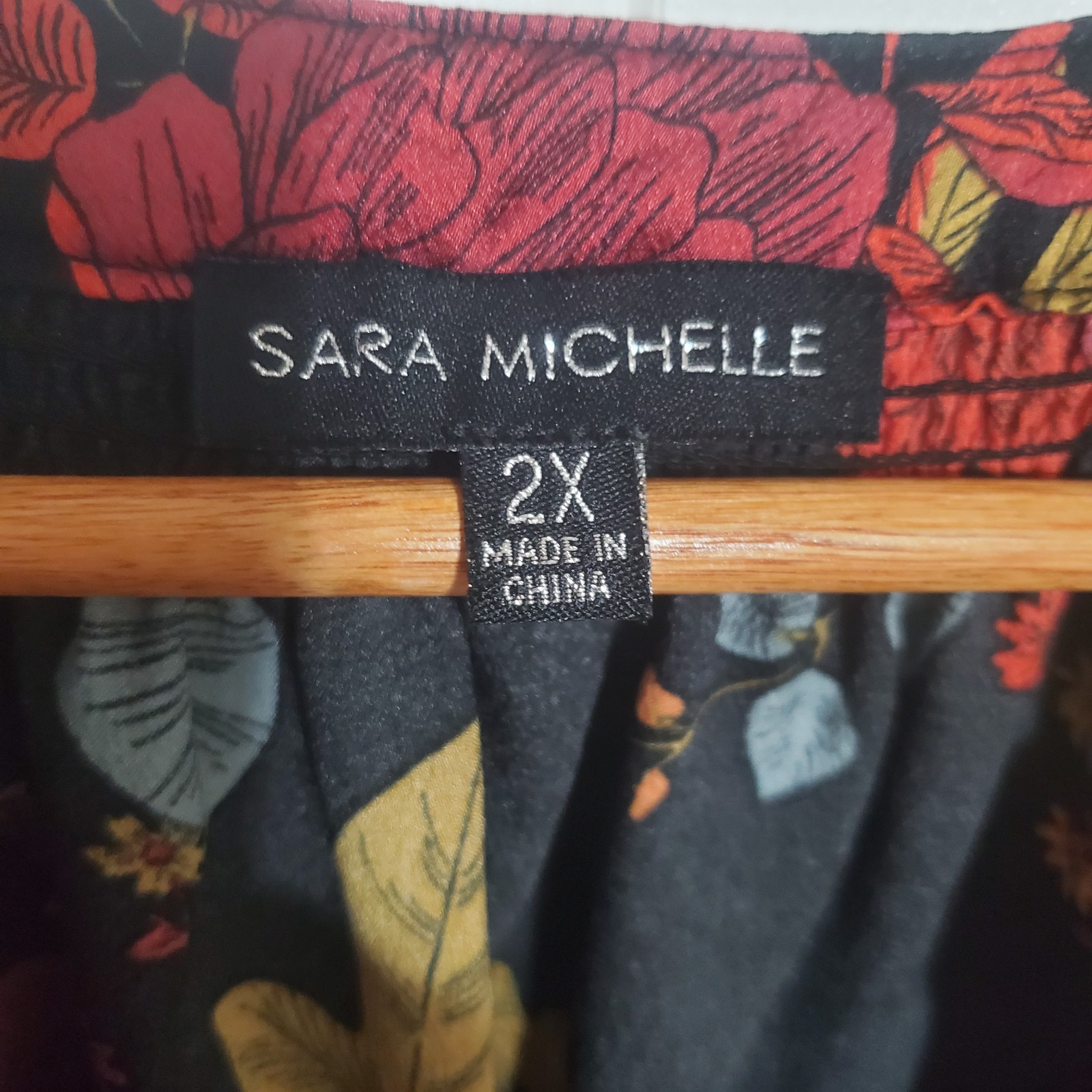 Sara Michelle Black Floral Split-Neck Boho Blouse with Gold Buttons Size 2XL