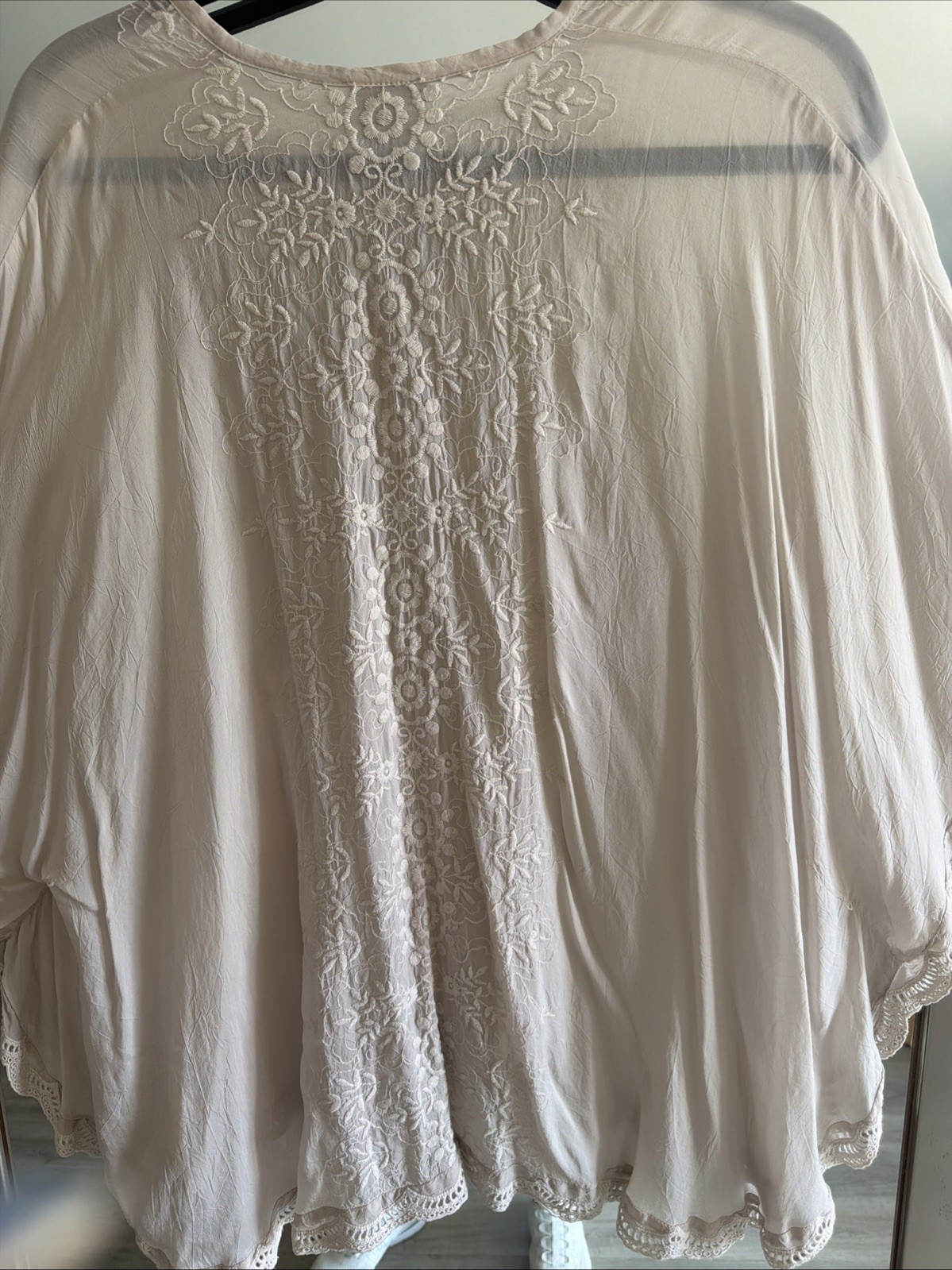 Johnny Was M/L Blush Beige Embroidered Eyelet Lace Poncho Relaxed Fit Blouse