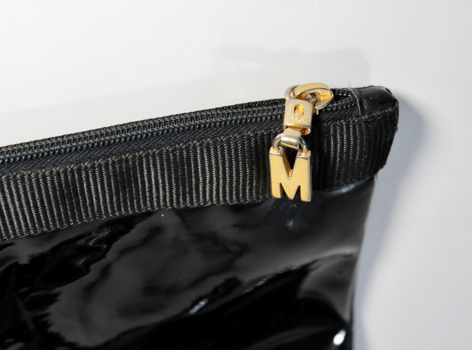MOSCHINO Redwall Large Black Enamel Tote Bag Hand Bag See Thru Heart Italy