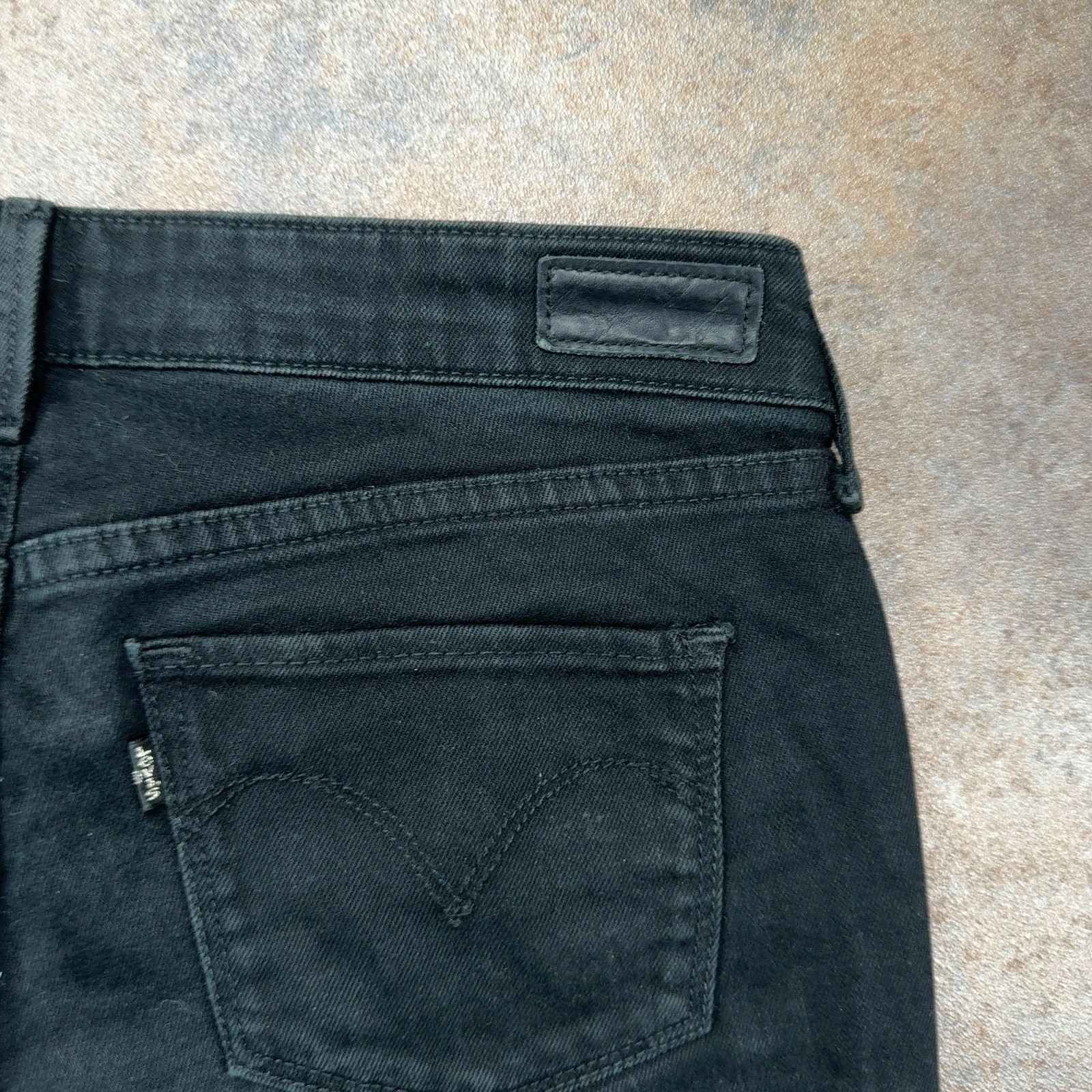 LEVI’S Slight Curve Jeans Black Womens (28 Inch Waist) (31 Inch Leg) Slim Fit