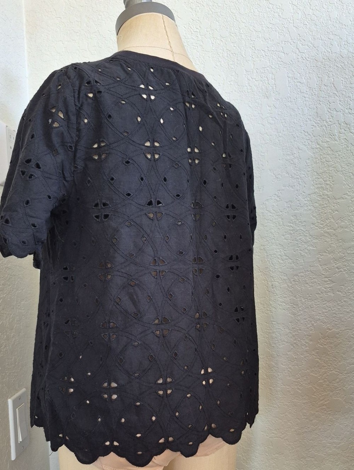 Who What Wear -Cut Out Design 100% Cotton Top Sz Medium
