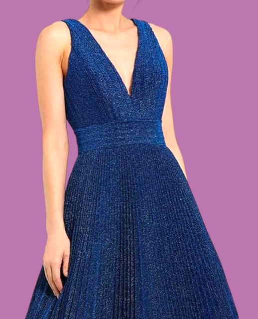 $498 Ieena for Mac Duggal – Navy Shimmering Pleated Sleeveless Prom Gown – US 12