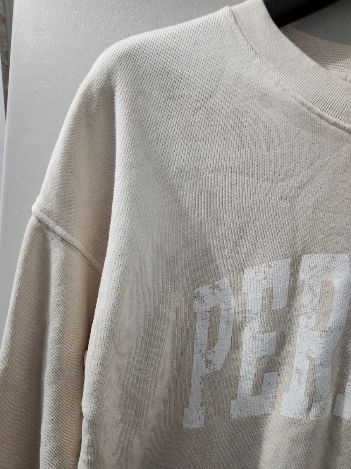 Perfect White Tee Sweatshirt Womens XS Ivory Oversize Pullover Perfect Spellout