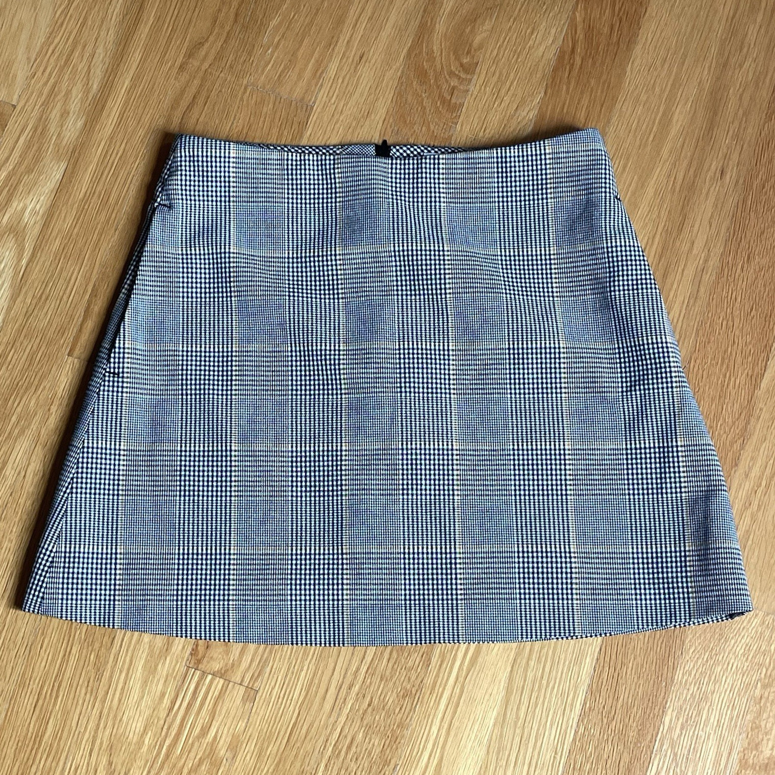 Wilfred Aritzia Plaid Mini Skirt Women’s Size 4 Gray Black Lined Career