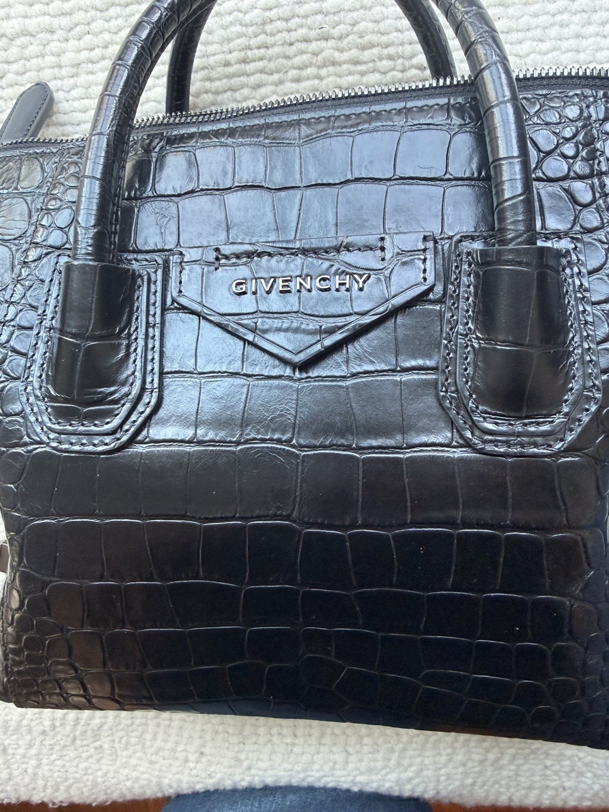 ⚡️Givenchy Small SOFT Antigona CROCODILE-Embossed Satchel BLACK Leather Bag⚡️