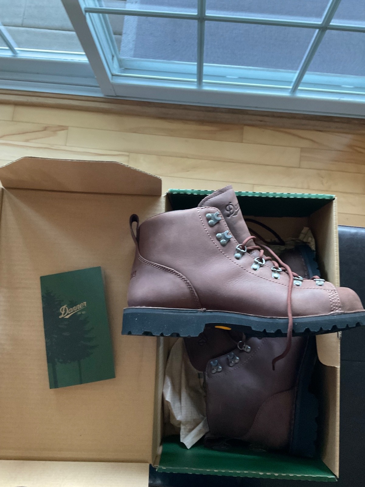DANNER NORTH FORK RAMBLER 32761 LEATHER BOOTS 10.5 D NEW IN BOX