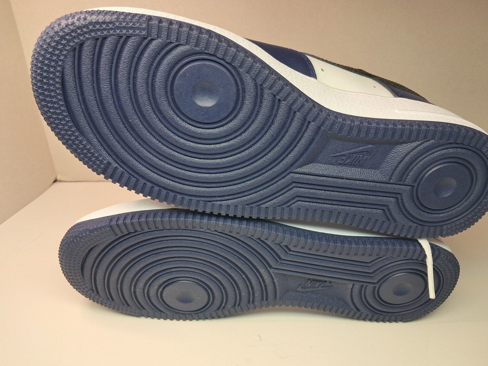 Nike Air Force 1 Men’s Size 9 Blue & White Athletic Outdoor